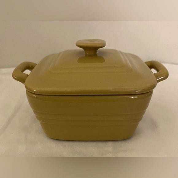 Kirklands Stoneware Butter Dish / Serving Dish, Microwave & Dishwasher Safe - Picture 1 of 12